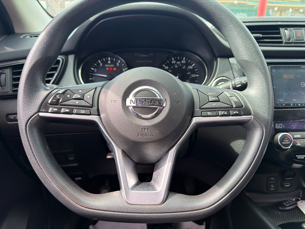 2017 Nissan Rogue Image 16