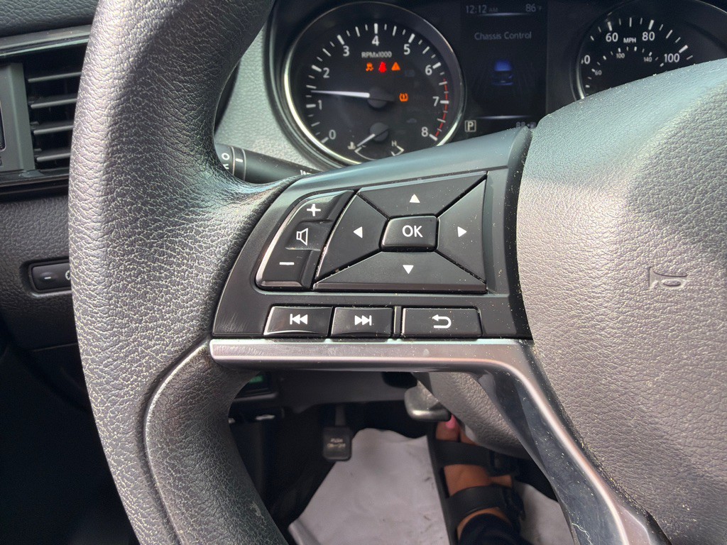2017 Nissan Rogue Image 17
