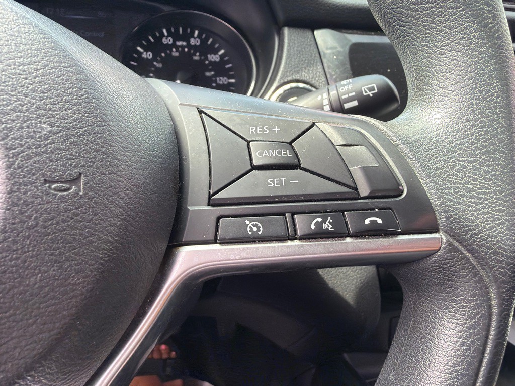 2017 Nissan Rogue Image 18