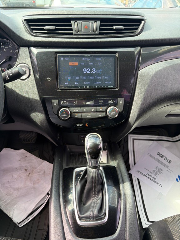 2017 Nissan Rogue Image 19