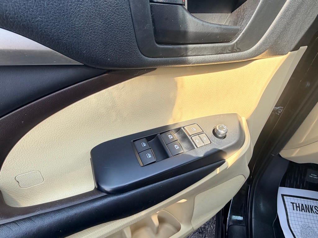 2019 Toyota Highlander Image 16