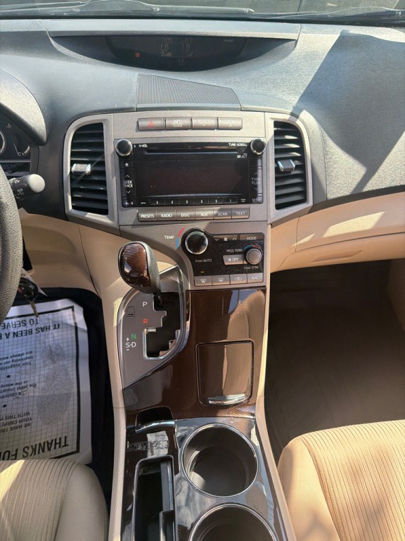 2011 Toyota Venza Image 16