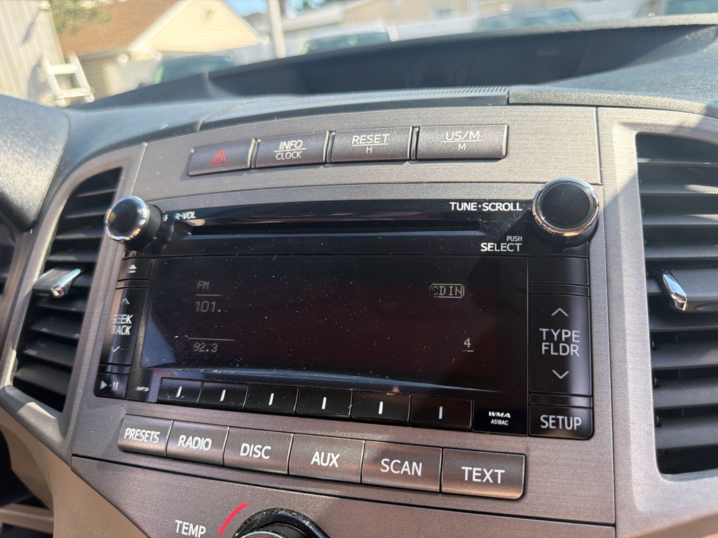 2011 Toyota Venza Image 18