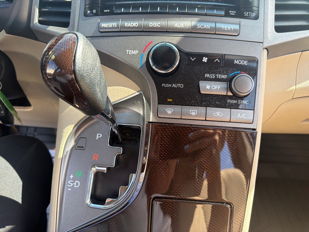 2011 Toyota Venza Image 19