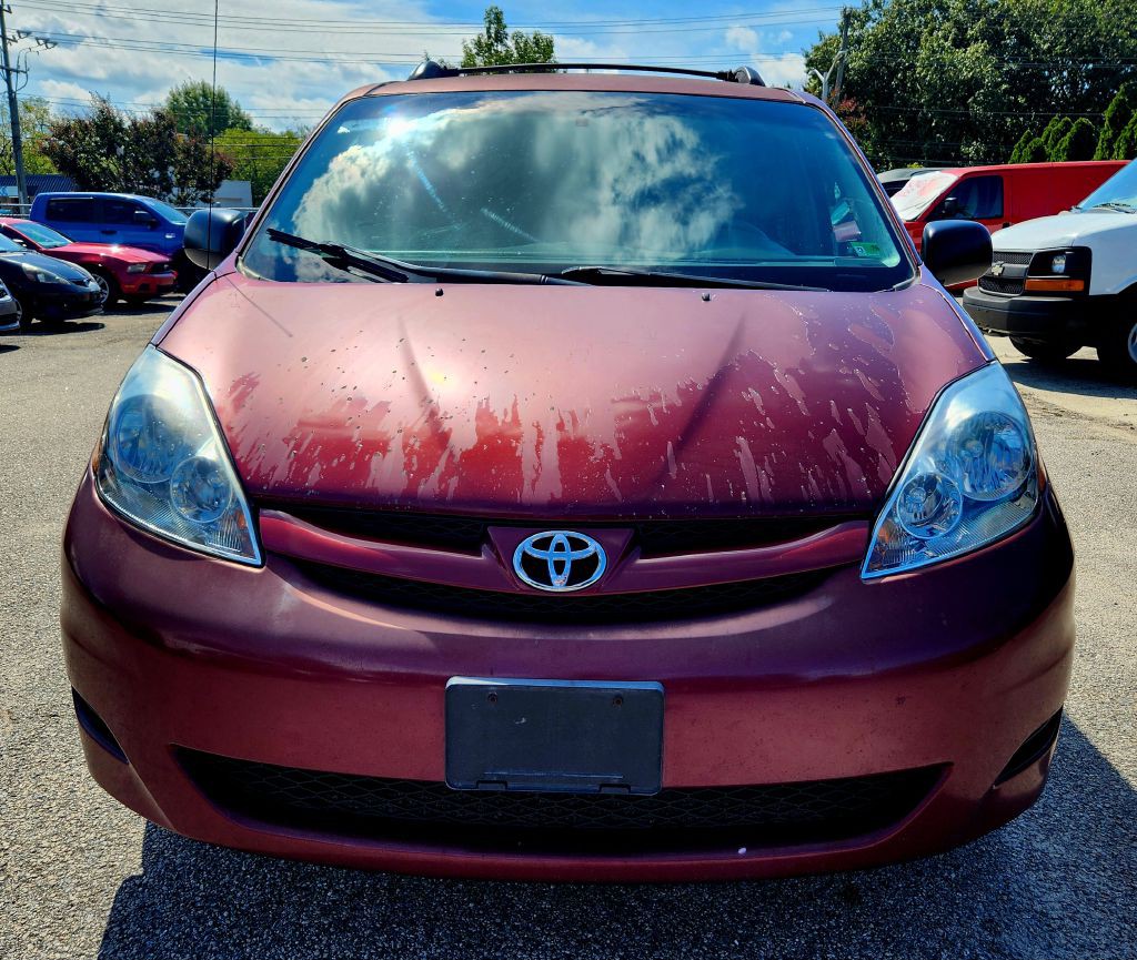 2007 Toyota Sienna Image 2