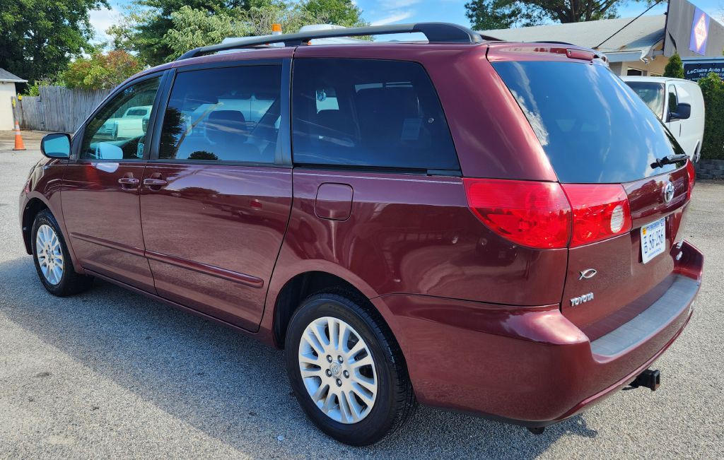 2007 Toyota Sienna Image 8