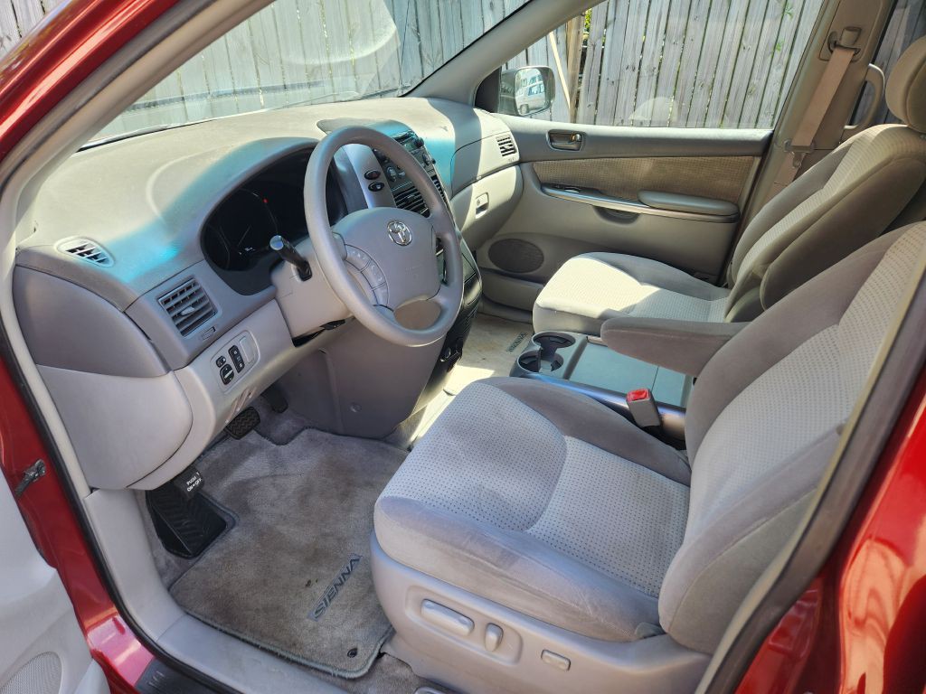 2007 Toyota Sienna Image 10