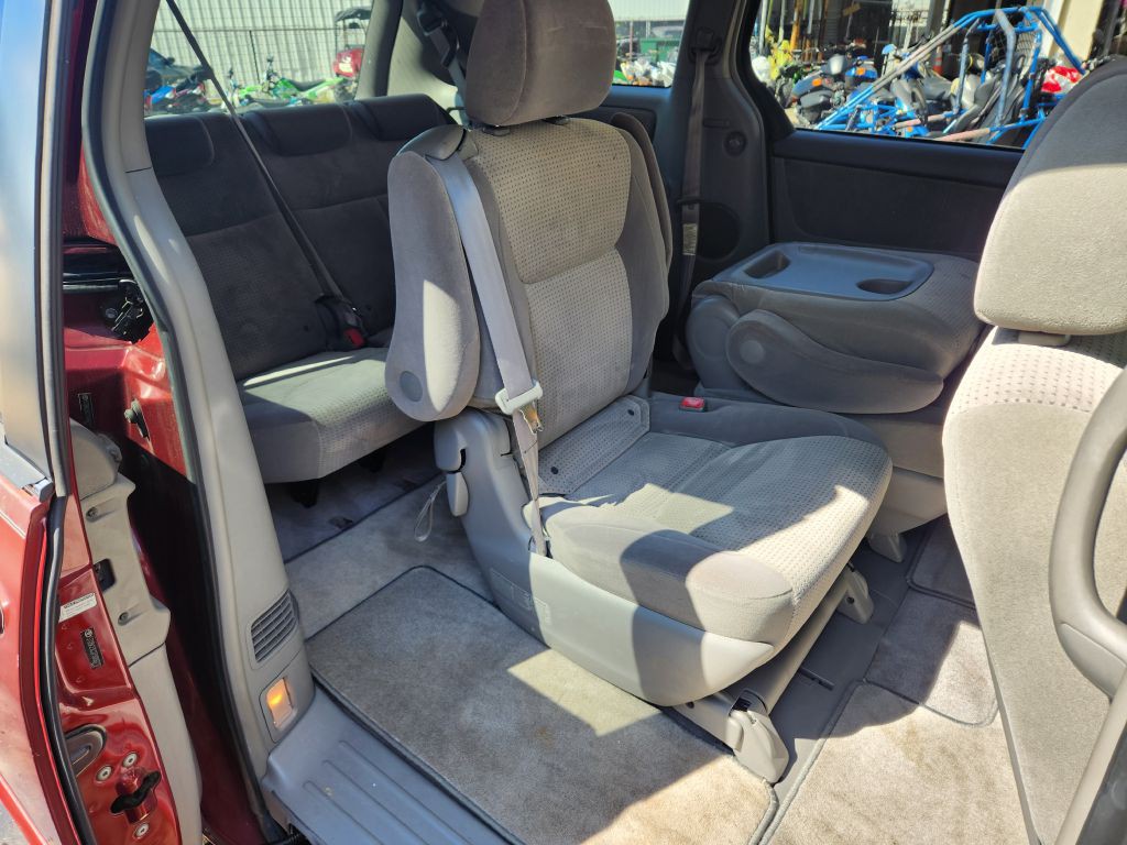 2007 Toyota Sienna Image 14
