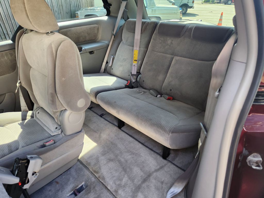 2007 Toyota Sienna Image 15