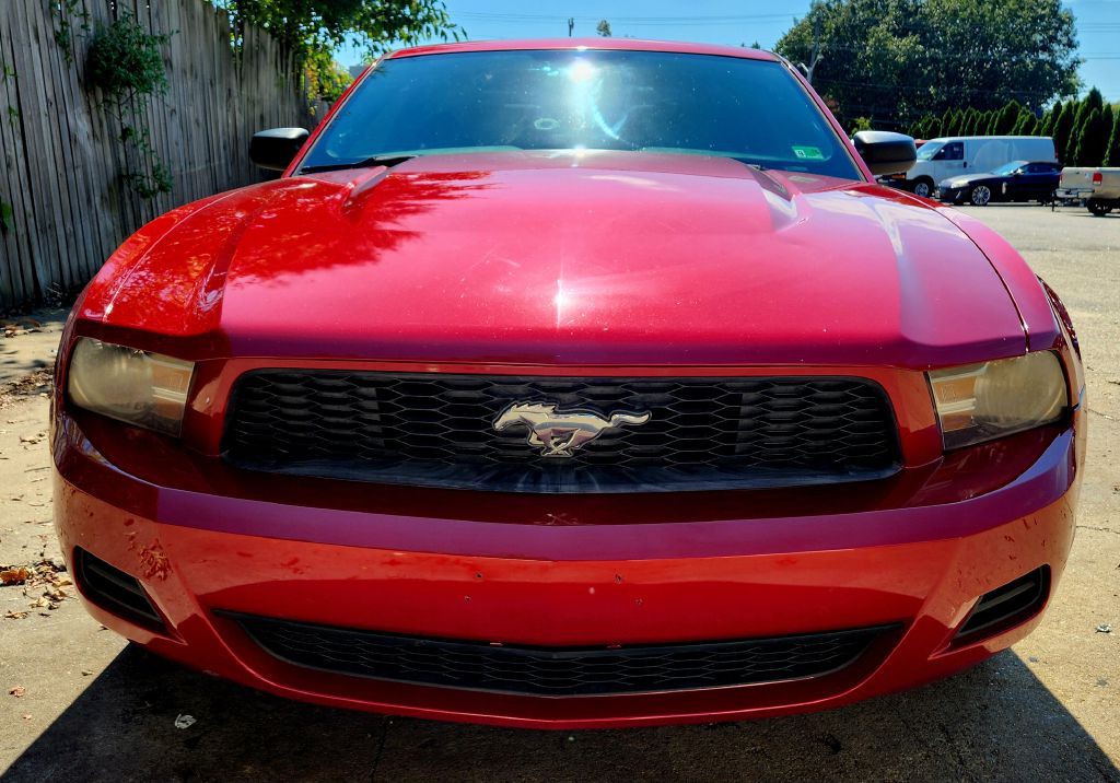 2012 Ford Mustang Image 2