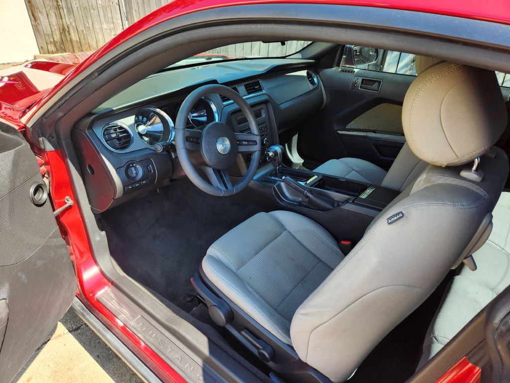 2012 Ford Mustang Image 10