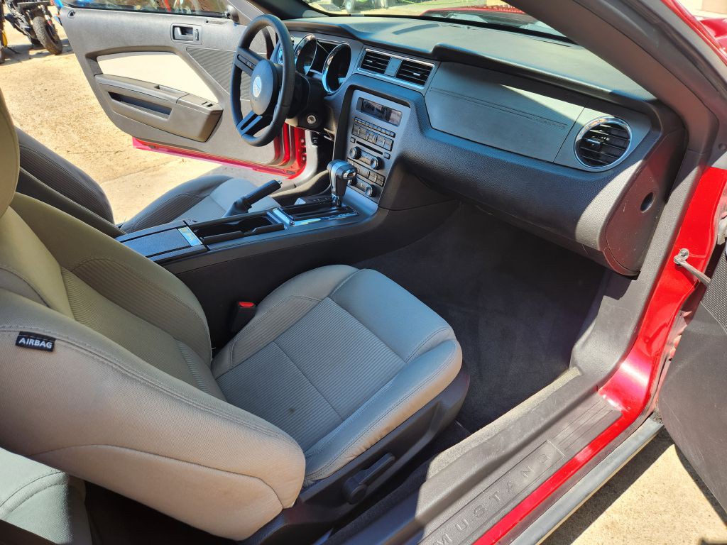 2012 Ford Mustang Image 12
