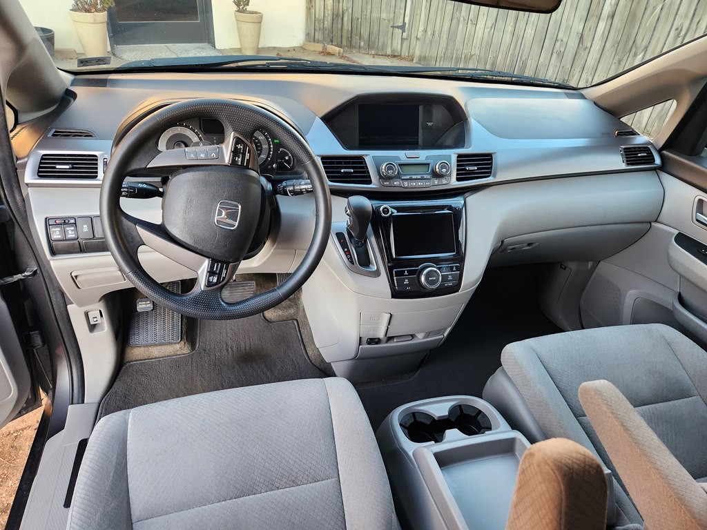 2015 Honda Odyssey Image 13