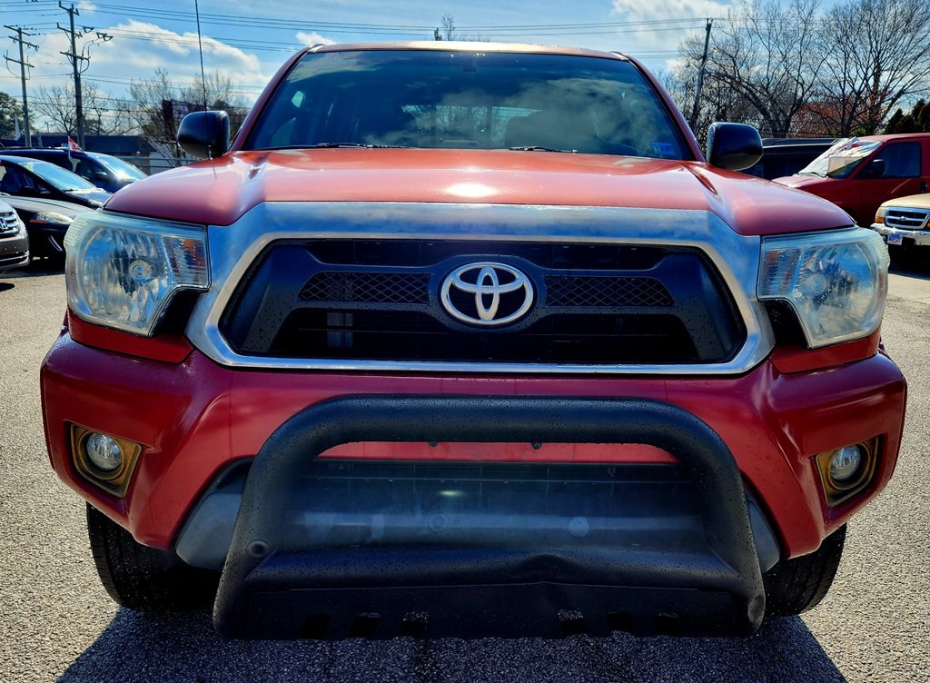 2015 Toyota Tacoma Image 2