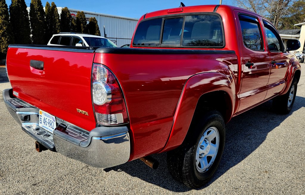2015 Toyota Tacoma Image 8