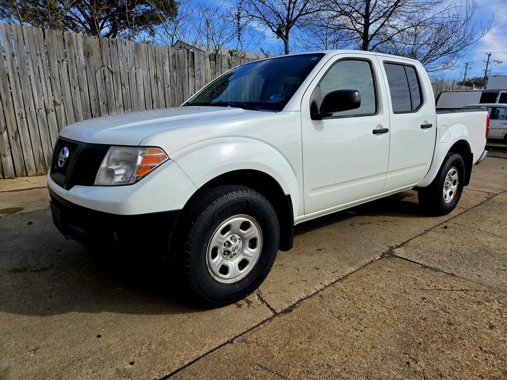 2014 Nissan Frontier Image 1