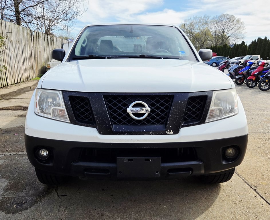 2014 Nissan Frontier Image 2