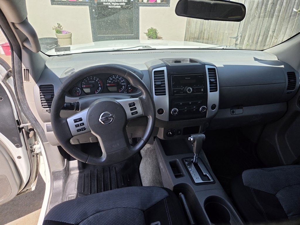 2014 Nissan Frontier Image 11