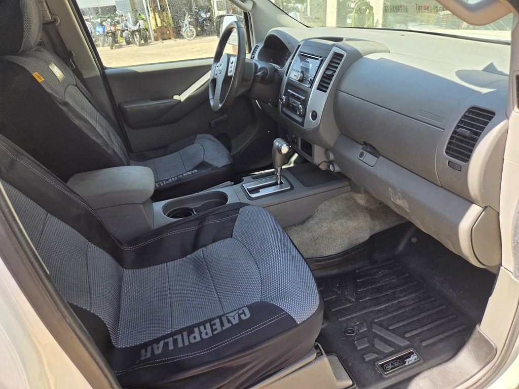 2014 Nissan Frontier Image 12