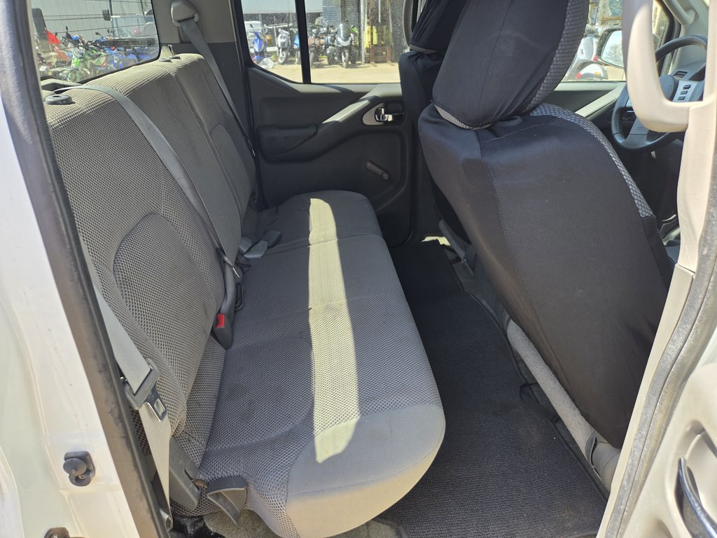 2014 Nissan Frontier Image 14