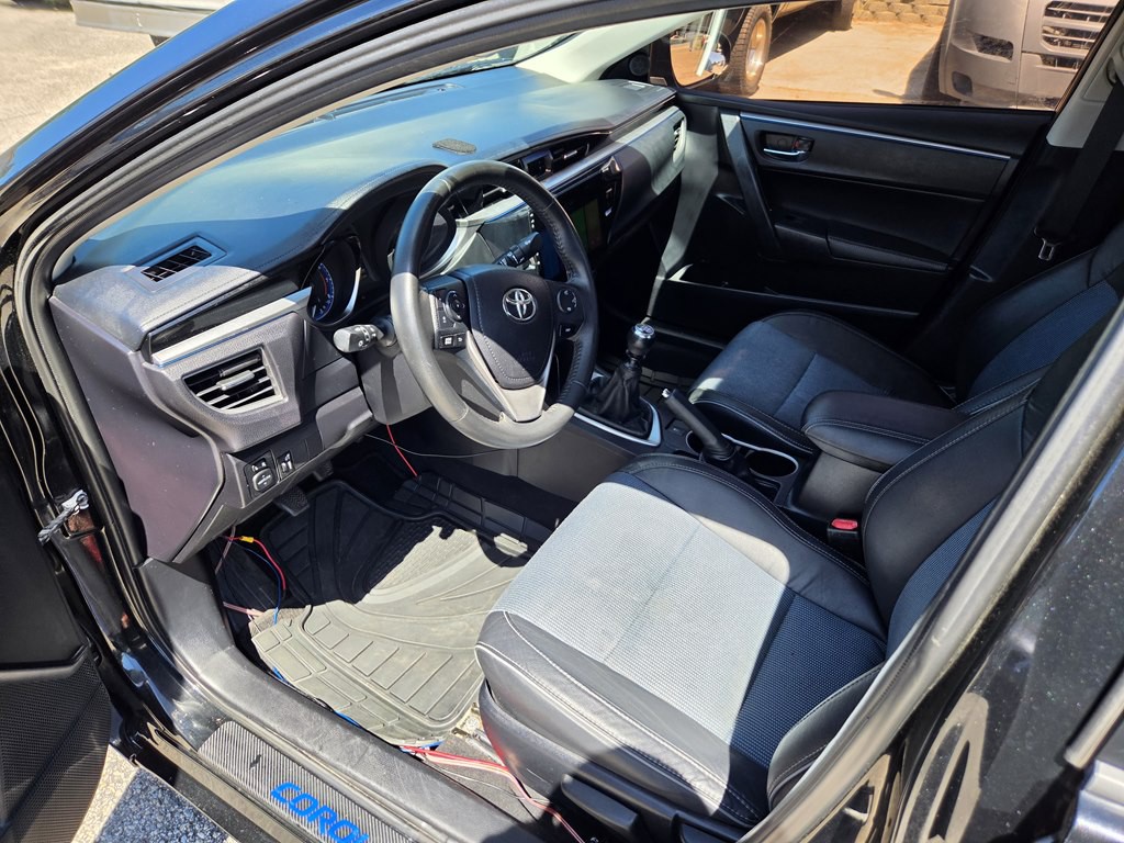 2014 Toyota Corolla Image 12