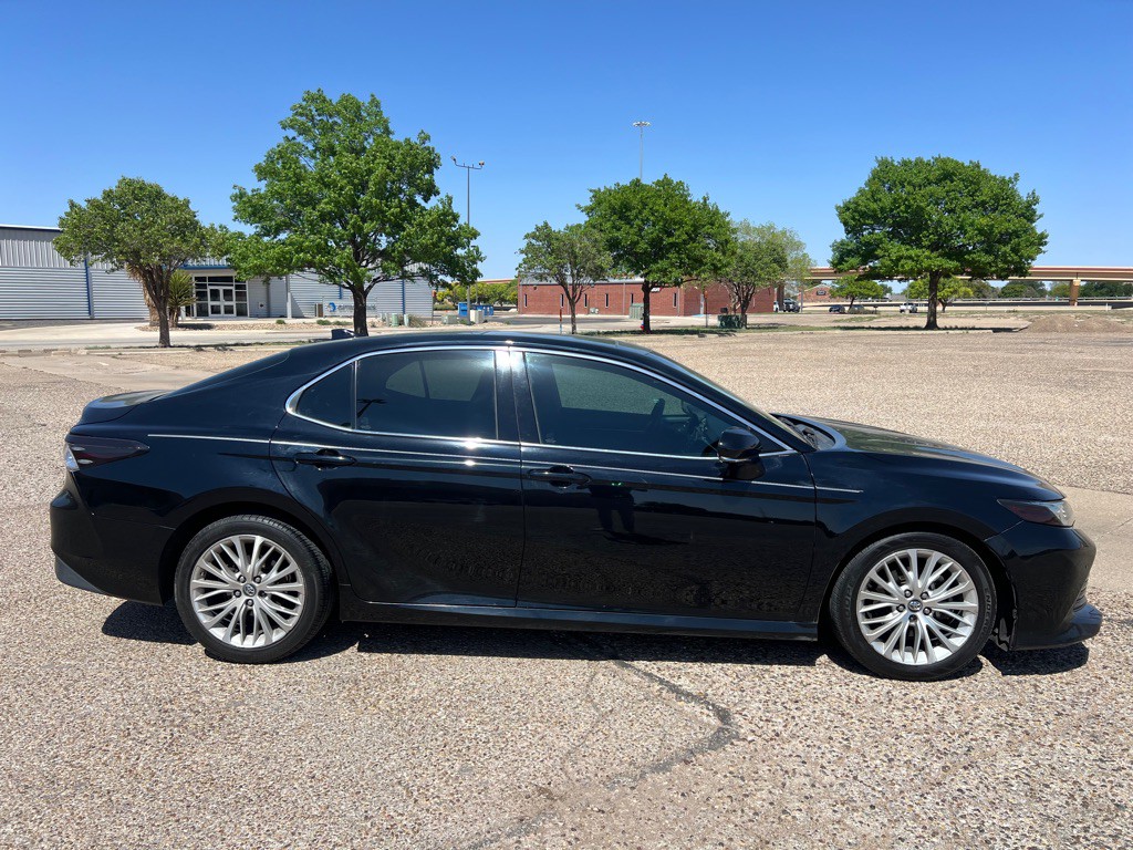 2018 Toyota Camry Image 8