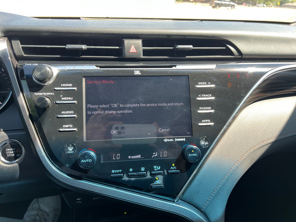 2018 Toyota Camry Image 17
