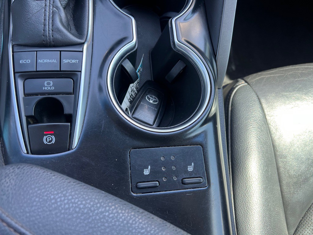 2018 Toyota Camry Image 18