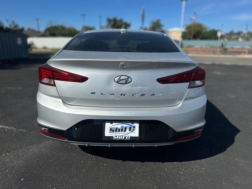 2019 Hyundai Elantra Image 9