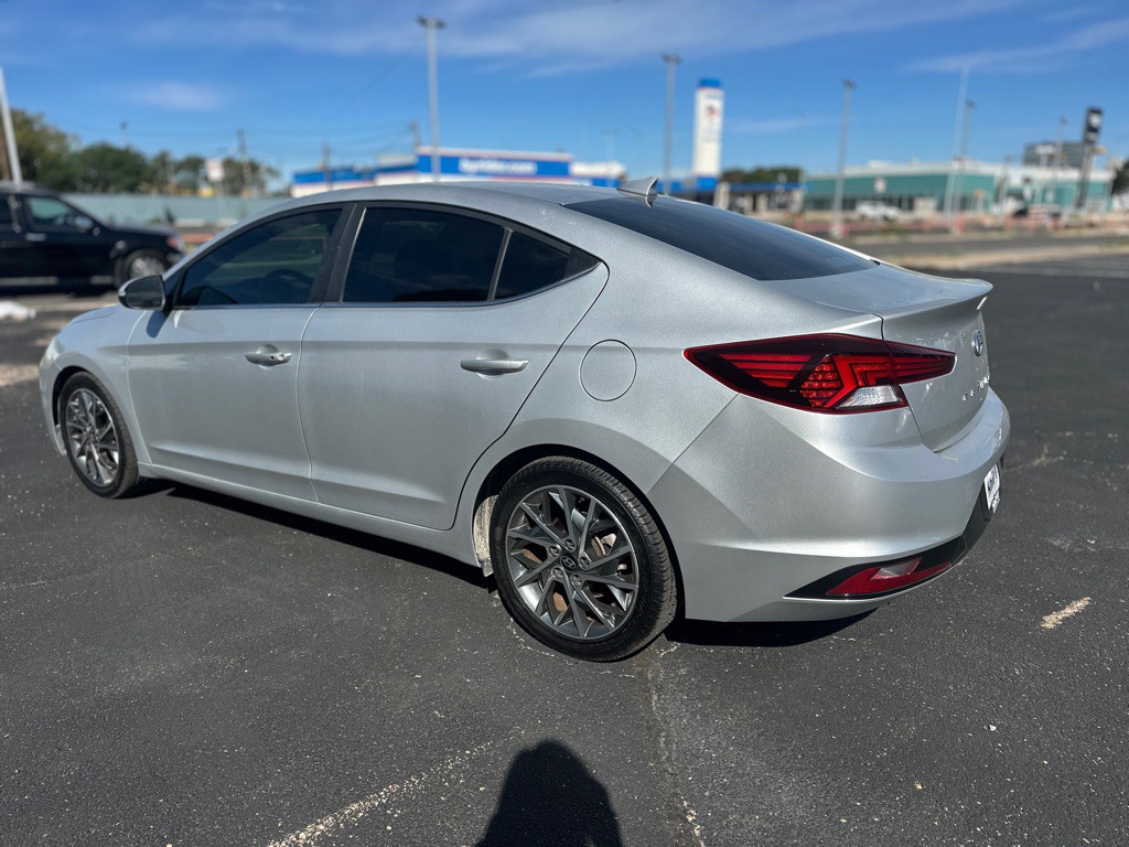 2019 Hyundai Elantra Image 11