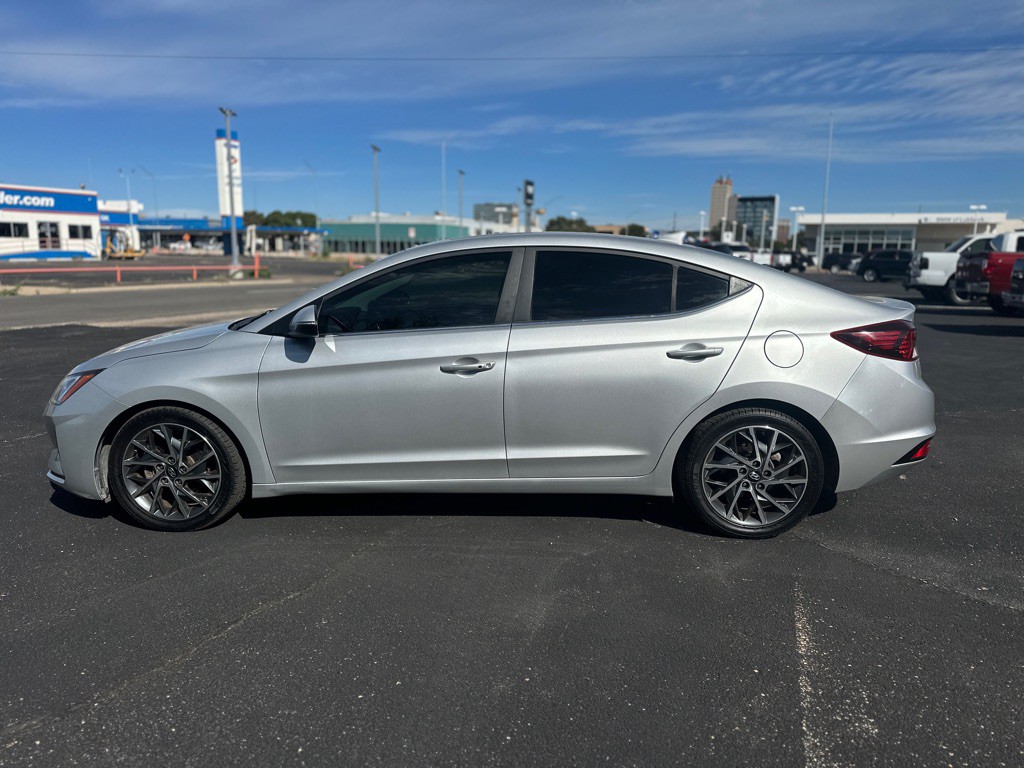 2019 Hyundai Elantra Image 12