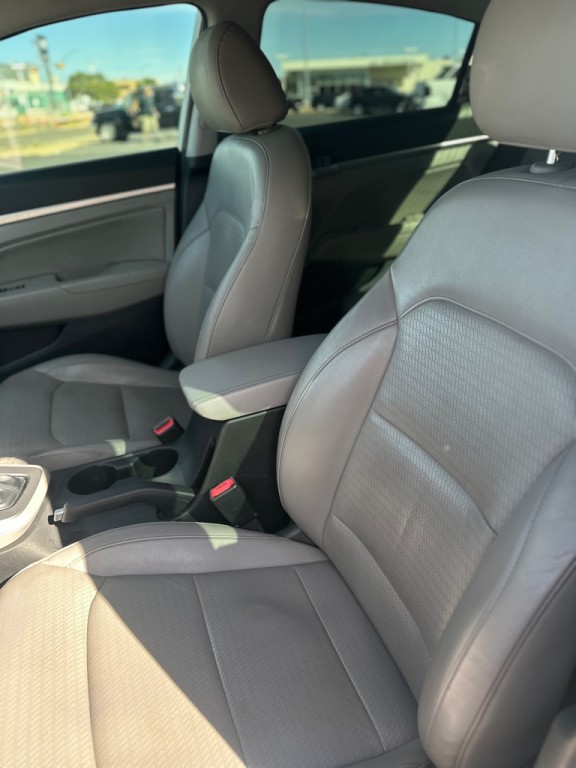 2019 Hyundai Elantra Image 17