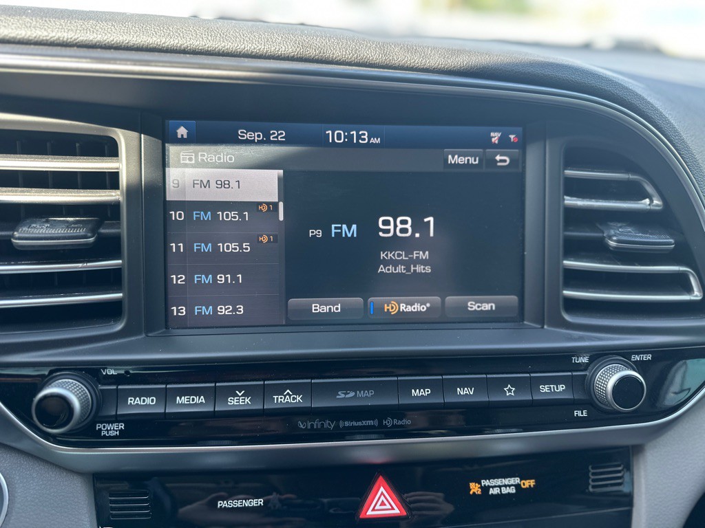2019 Hyundai Elantra Image 19