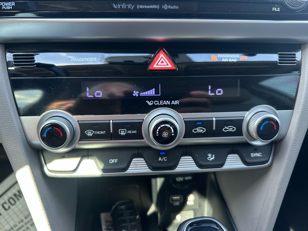 2019 Hyundai Elantra Image 20