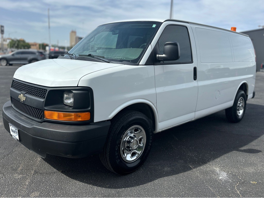2012 Chevrolet Express Image 3