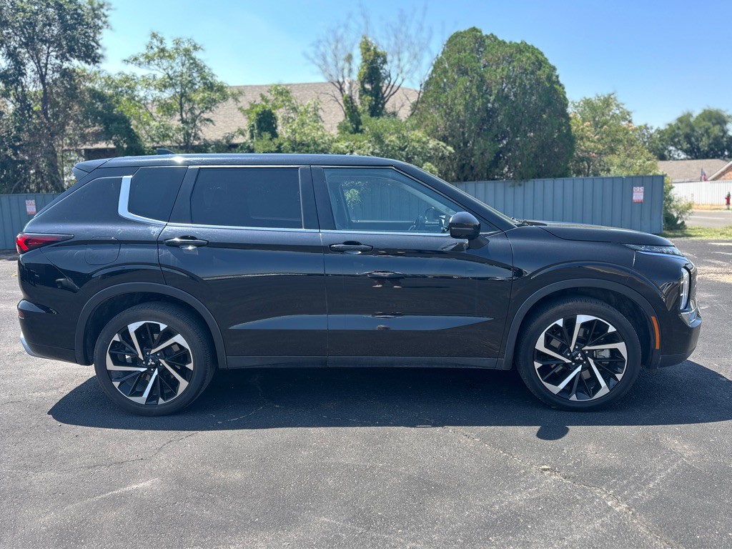 2023 Mitsubishi Outlander Image 6