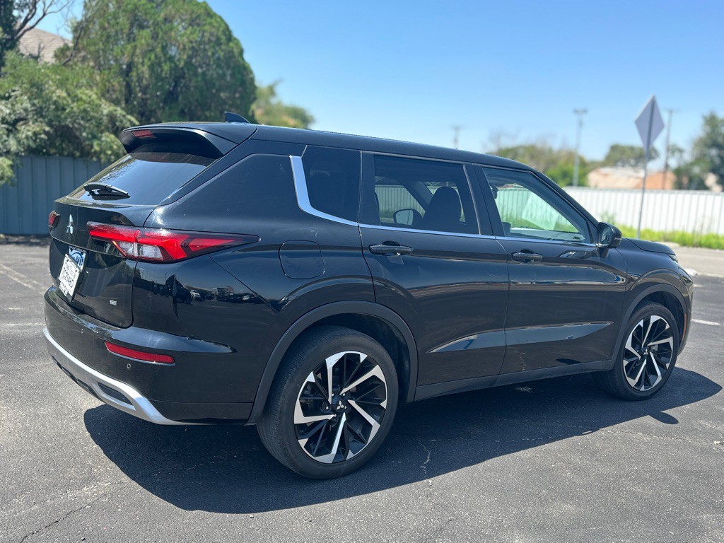 2023 Mitsubishi Outlander Image 7