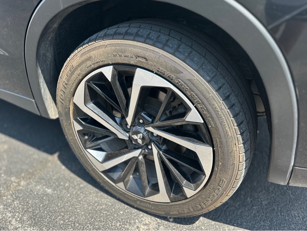 2023 Mitsubishi Outlander Image 13