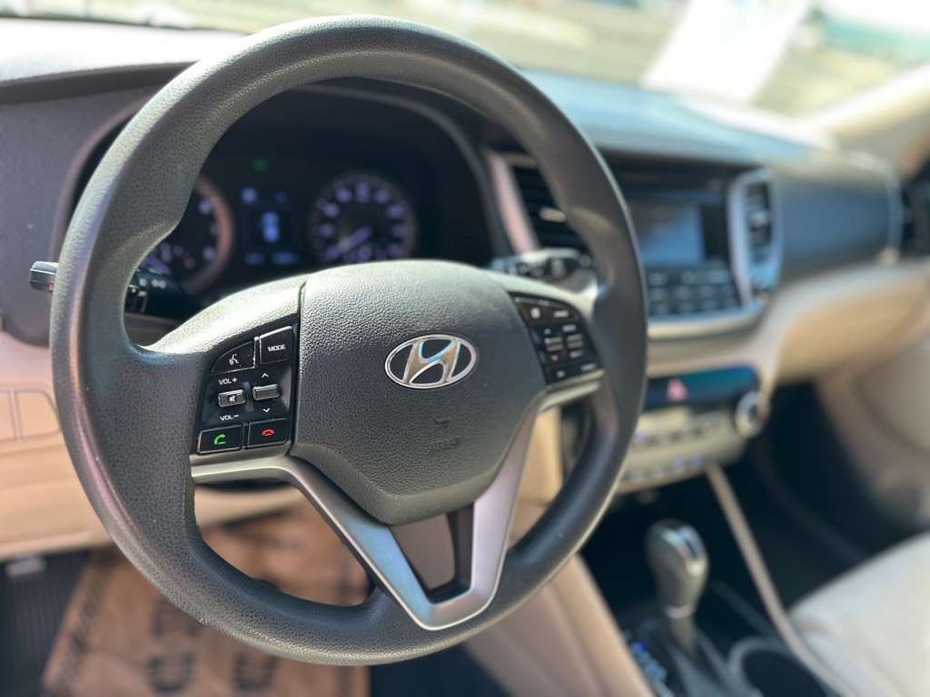 2016 Hyundai Tucson Image 17