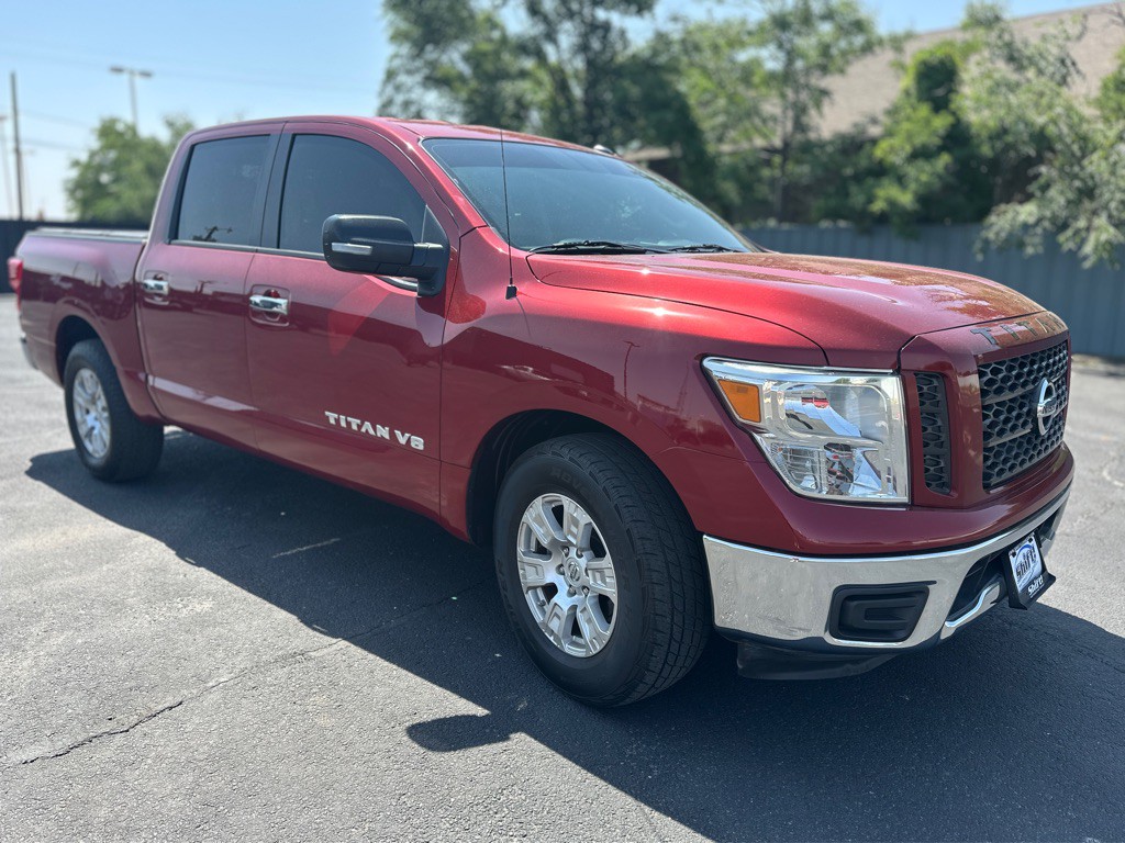 2019 Nissan Titan Image 1