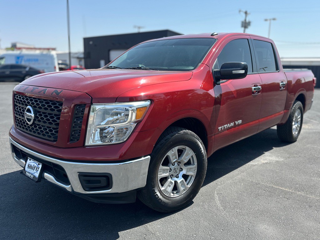2019 Nissan Titan Image 2