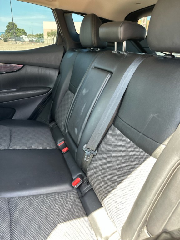 2021 Nissan Rogue Image 26