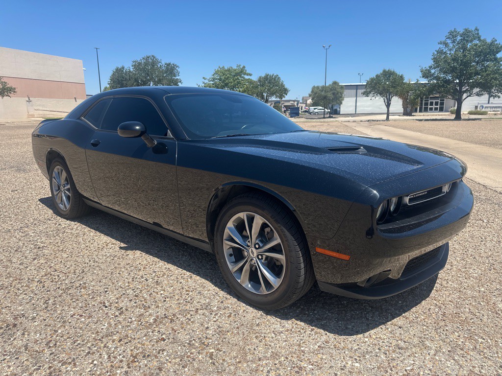 2021 Dodge Challenger Image 1