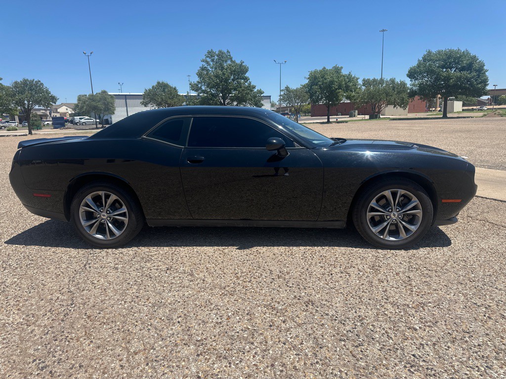 2021 Dodge Challenger Image 2