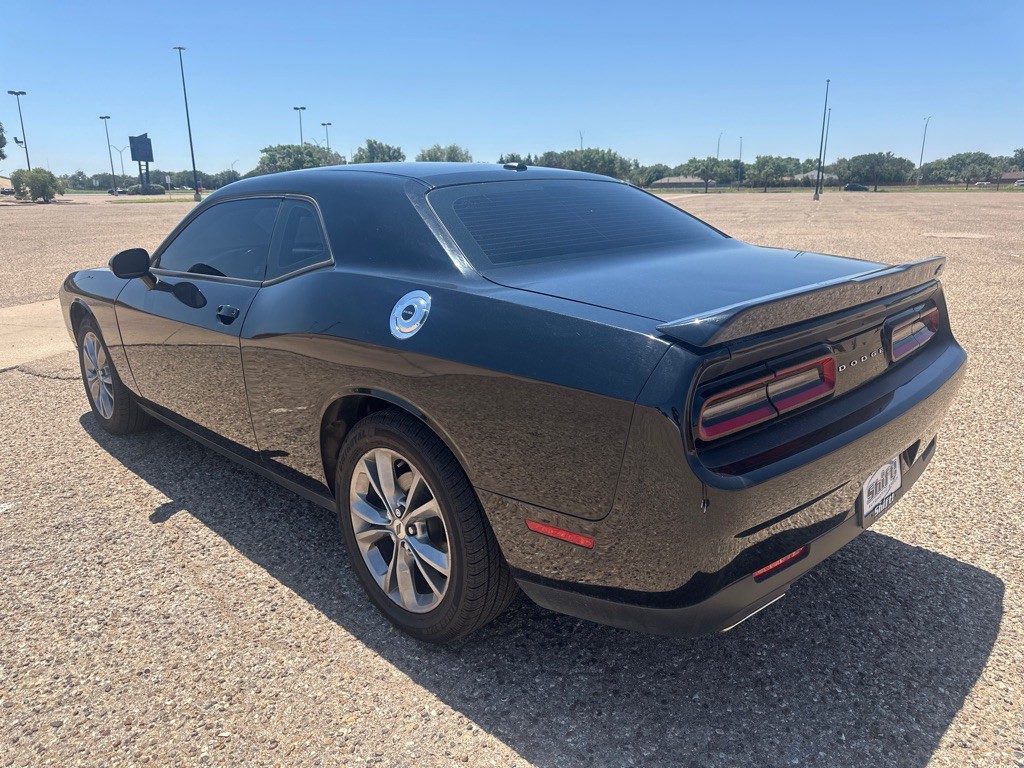 2021 Dodge Challenger Image 6