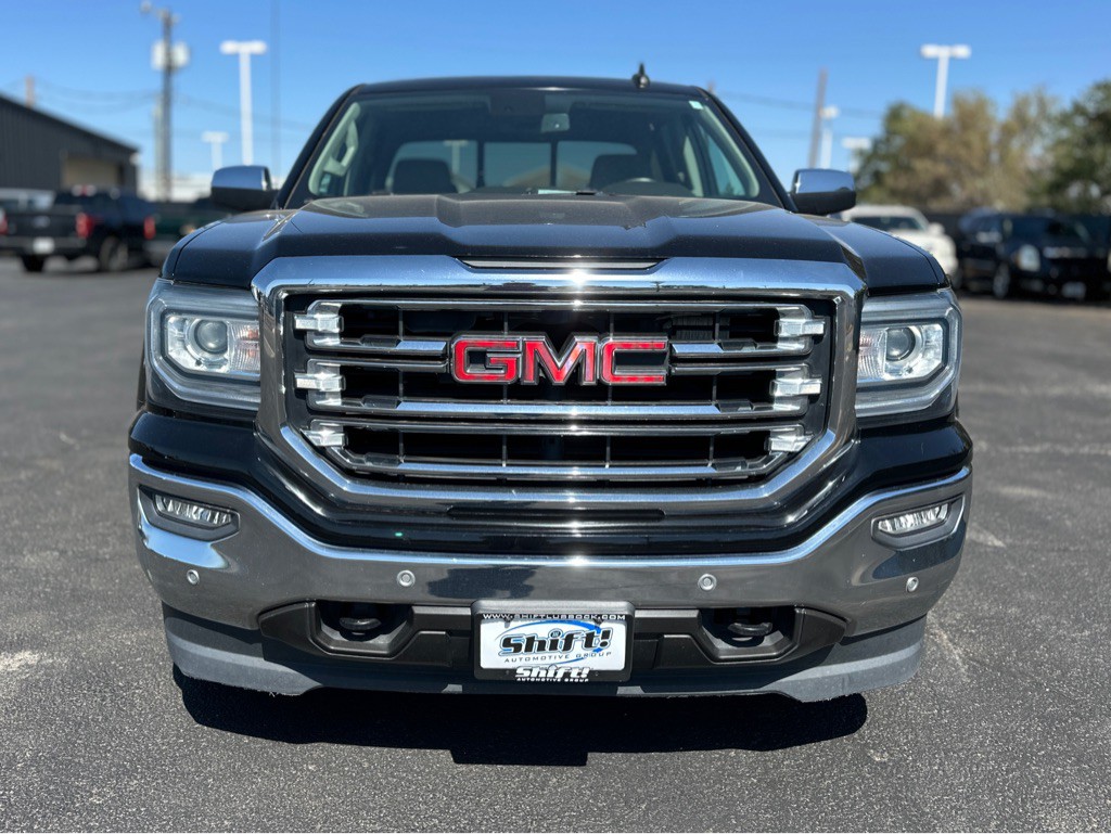 2018 GMC Sierra Image 2