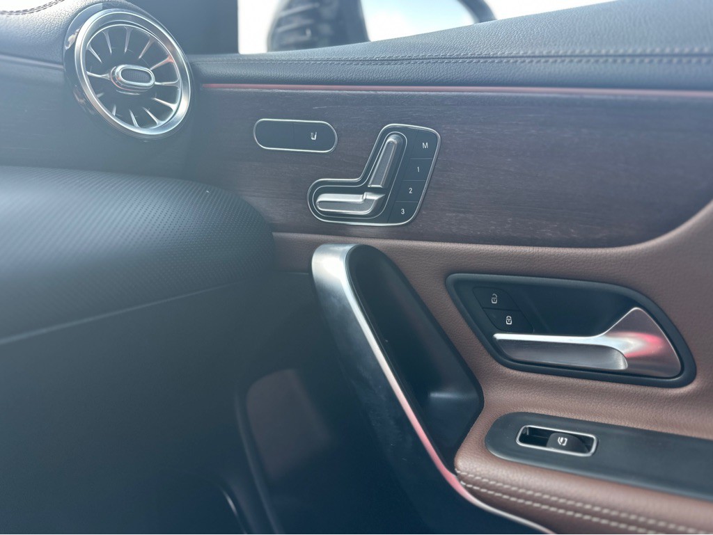 2021 Mercedes-Benz CLA-Class Image 21
