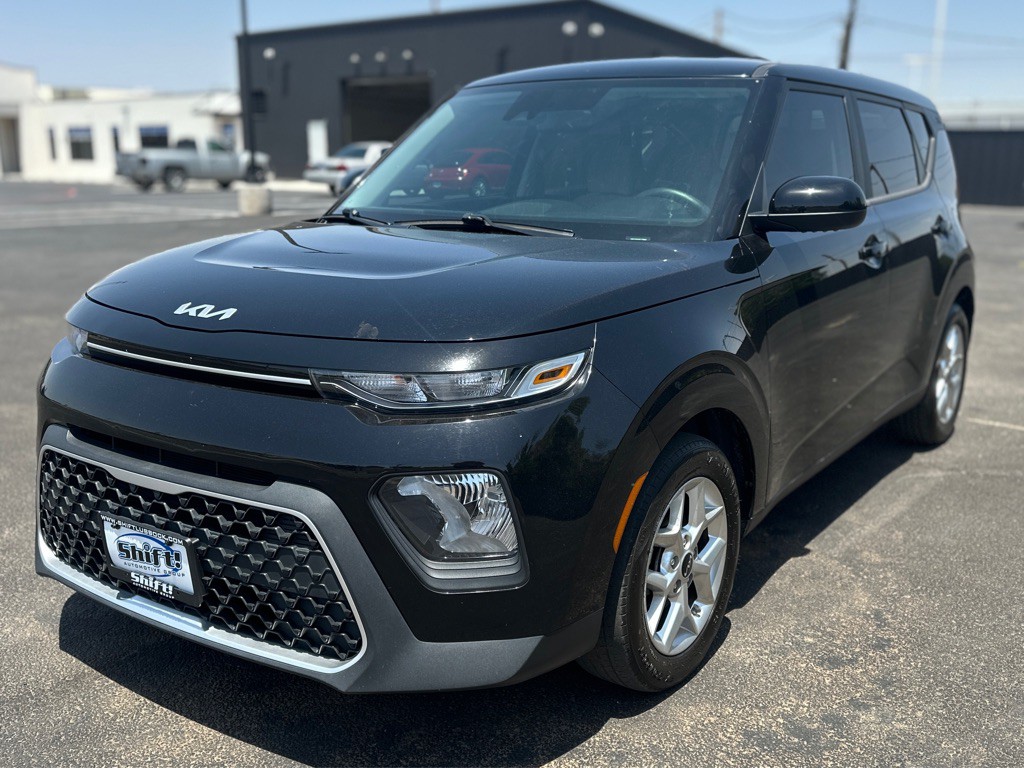 2022 Kia Soul Image 2