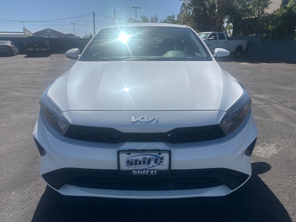 2023 Kia Forte Image 3