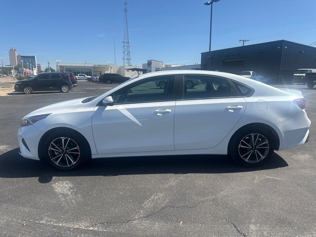 2023 Kia Forte Image 6
